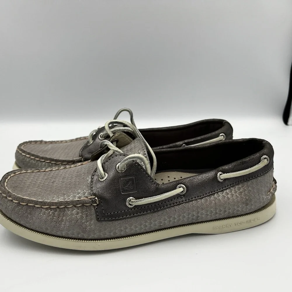 Sperry worn once