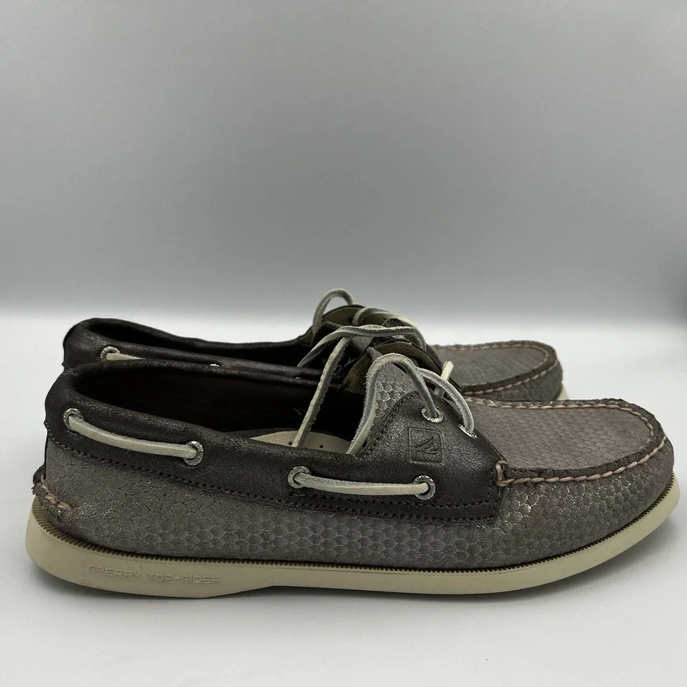 Sperry worn once