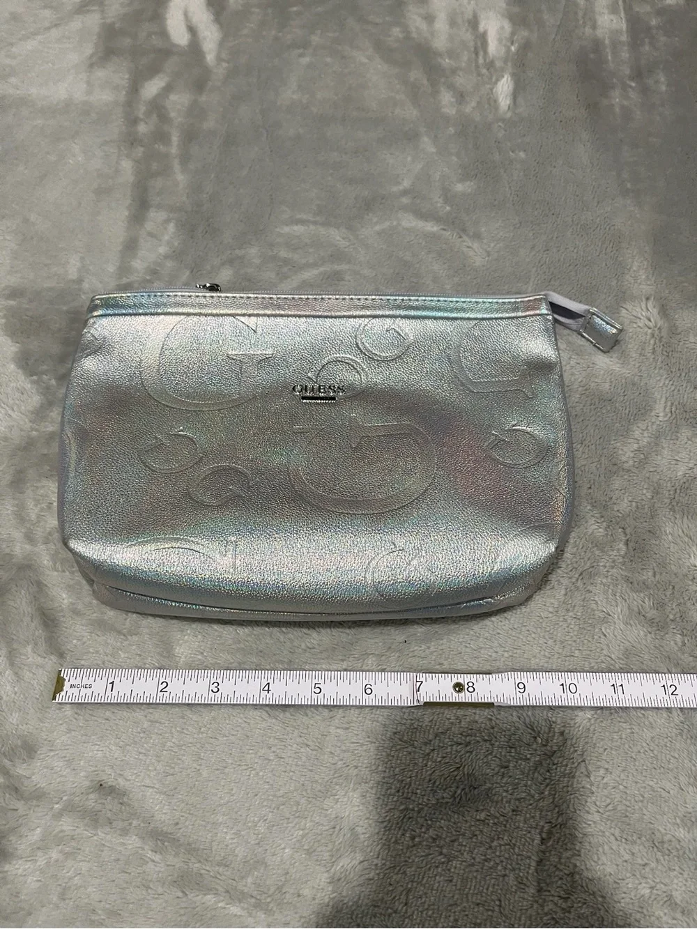 Guess touch exterior