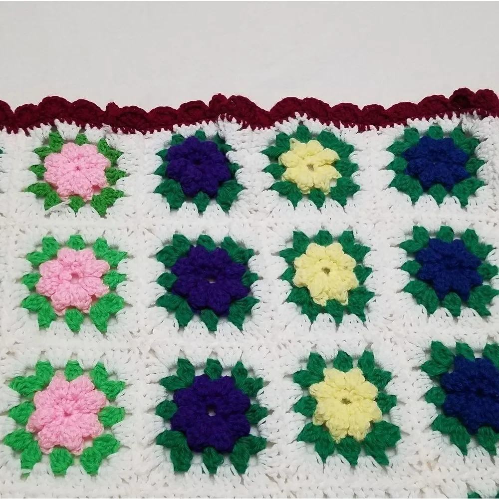 VINTAGE Granny Square Floral Boho Crochet Afghan