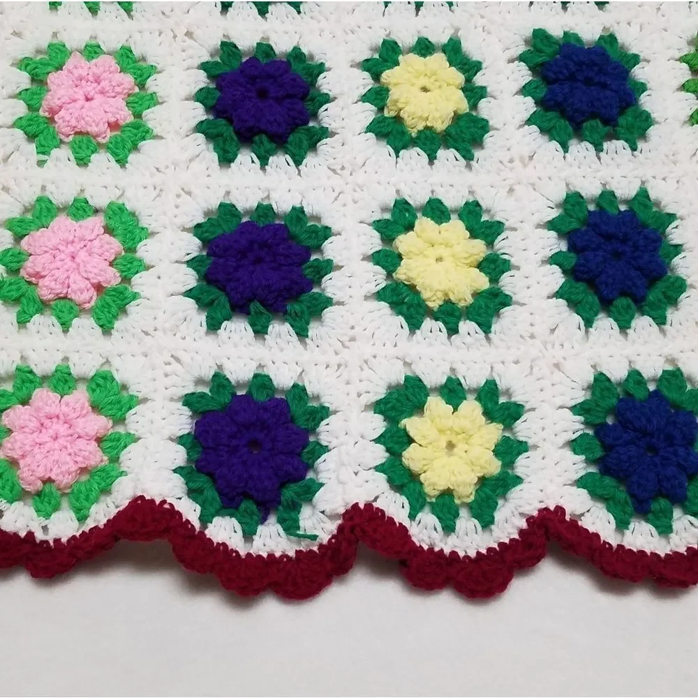 VINTAGE Granny Square Floral Boho Crochet Afghan