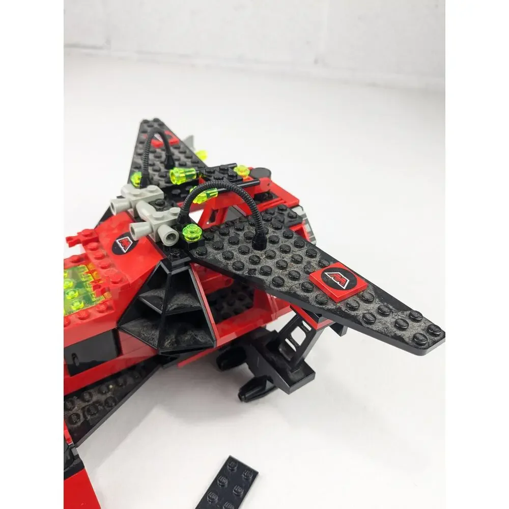 Lego incomplete space
