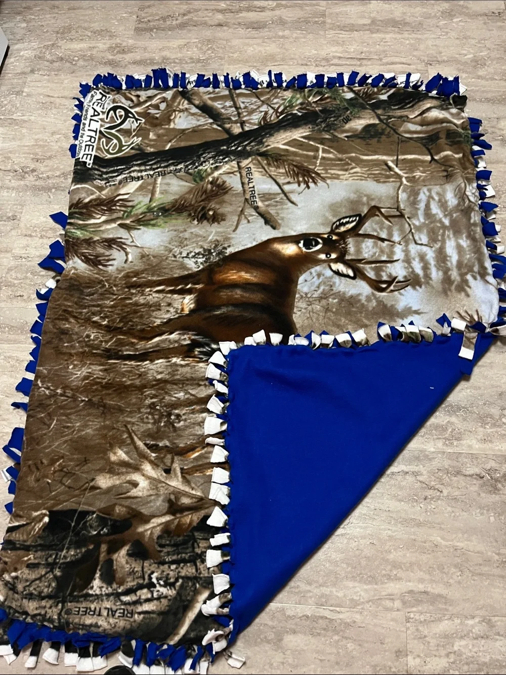 Realtree Camouflage Deer Fleece Throw Blanket in Brown and Blue