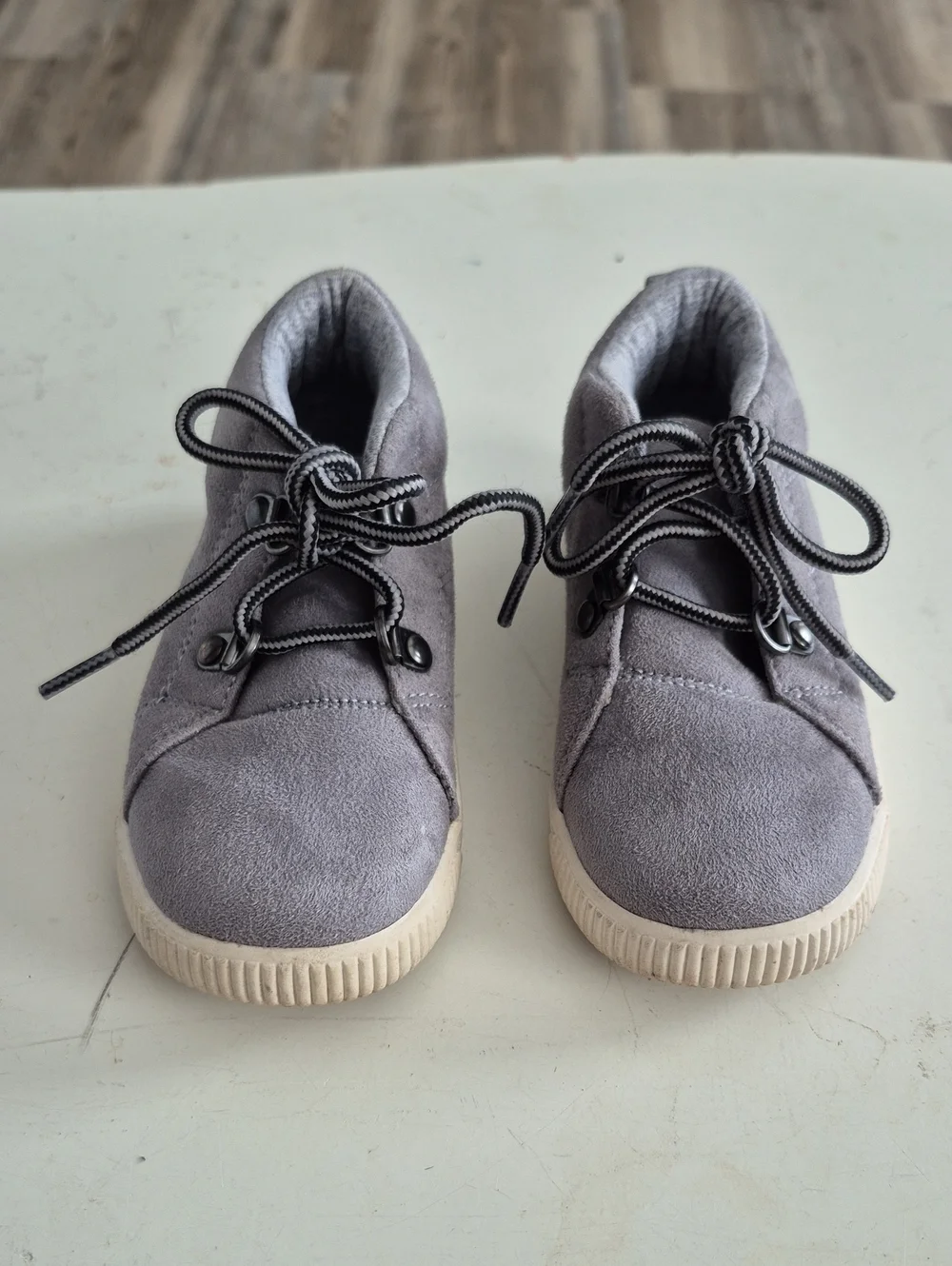 Carter's Grey Suede Kids Boys Lace-Up Closure Sneakers Rubber Sole Size 8