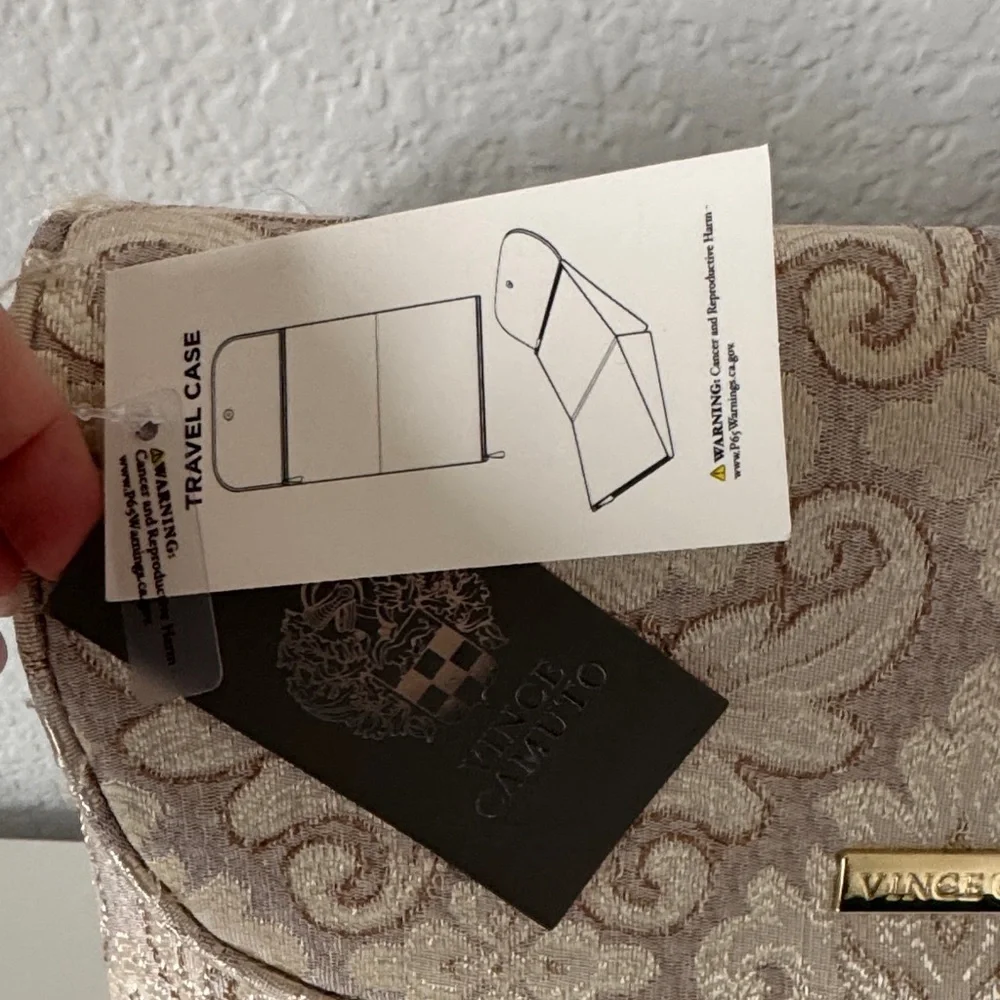 Vince Camuto any pattern