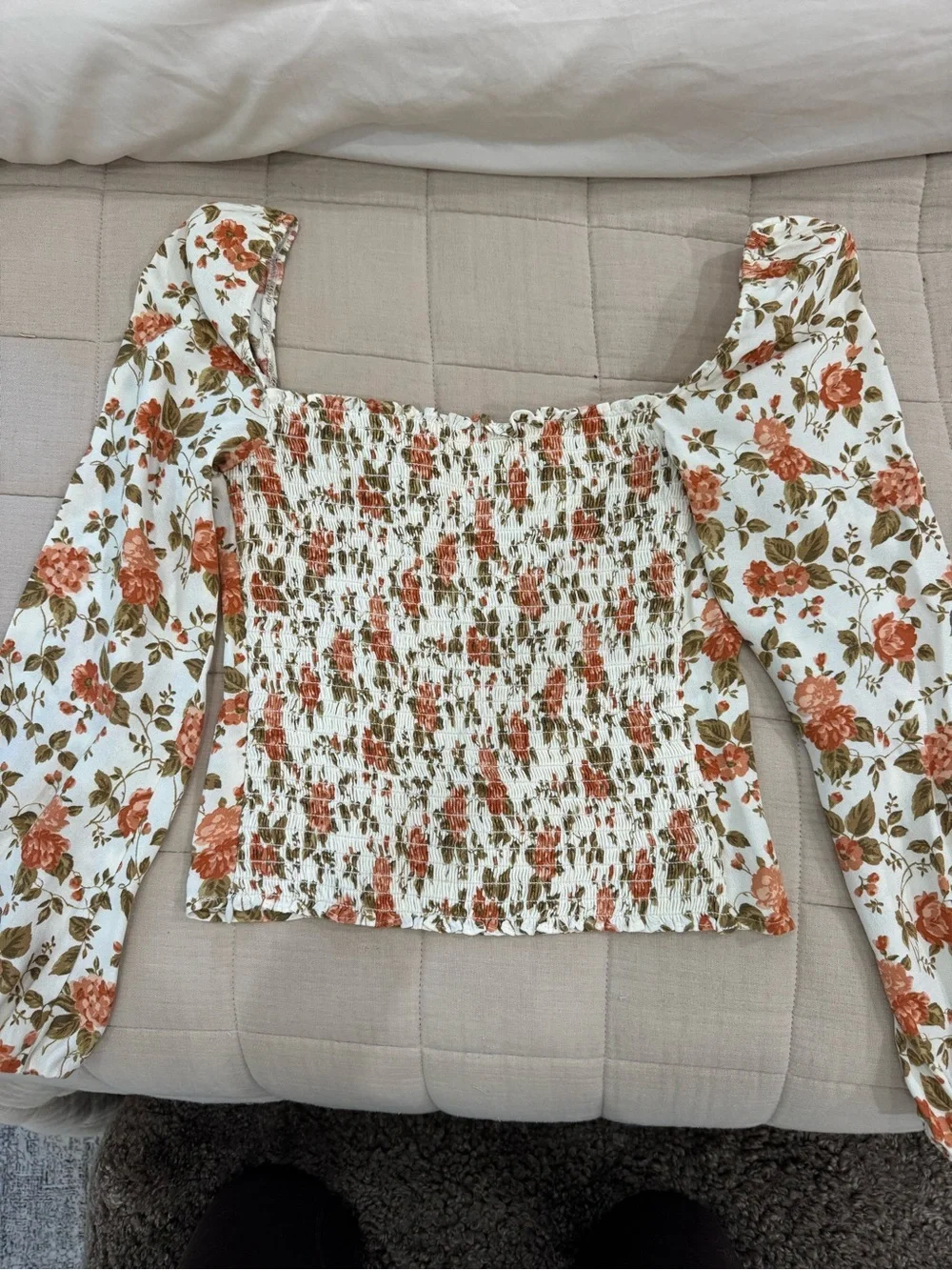Reformation Floral Sweetheart Puff-Sleeve Top in Cream and Coral