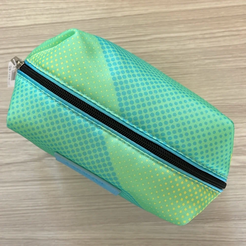 💄👛 2/$15 or 3/$20 Clinique Cosmetic Bag