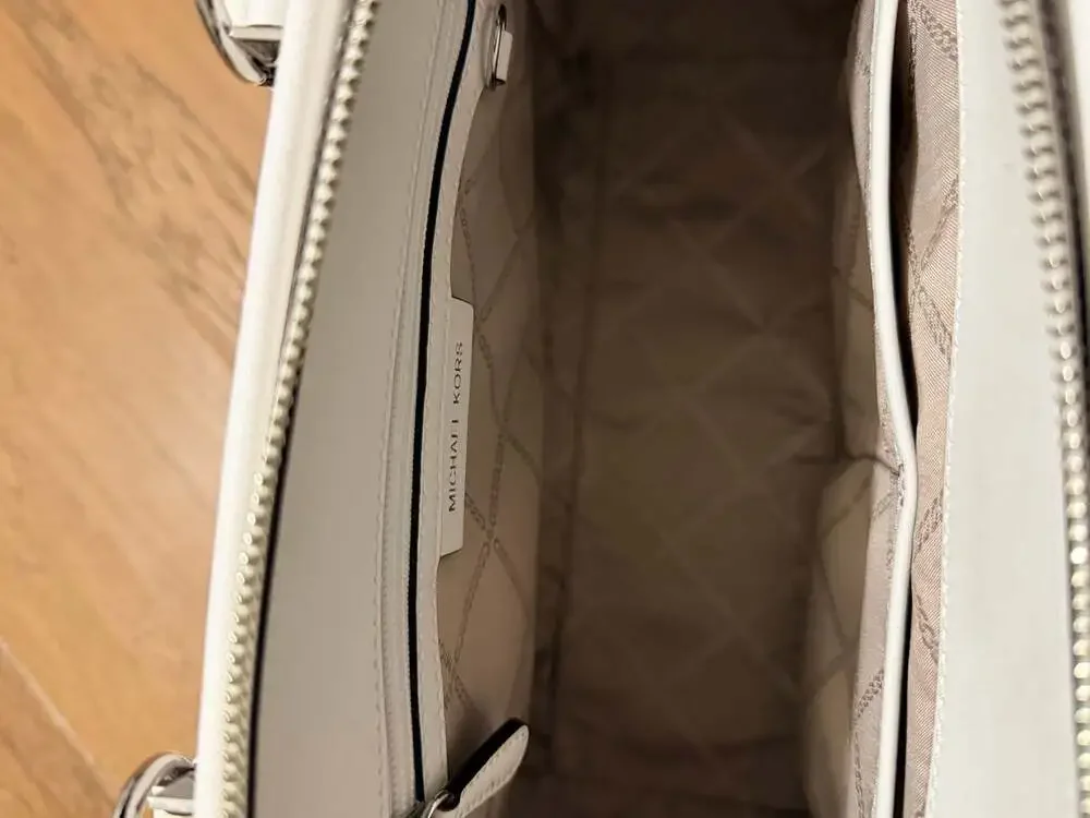 Michael Kors excellent shoulder