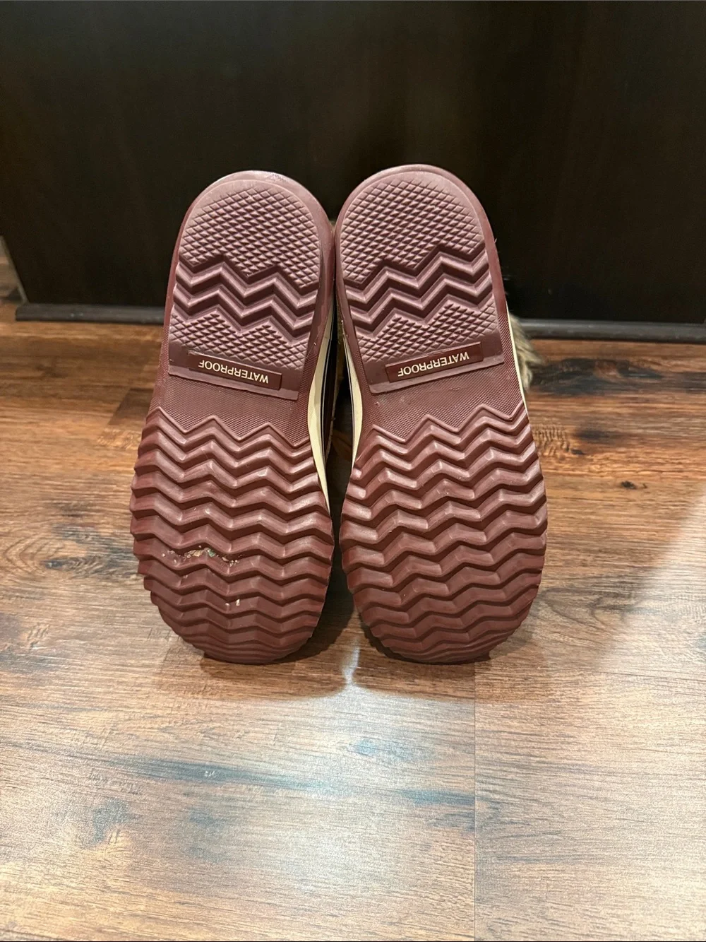 Sorel tall winter