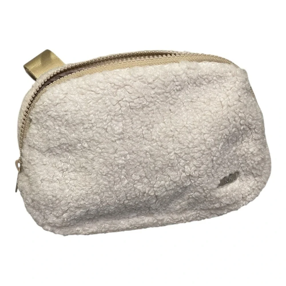 Lole Sherpa Fleece Belt Bag Cream Crossbody Fanny Pack Cozy Winter NWOT Warm