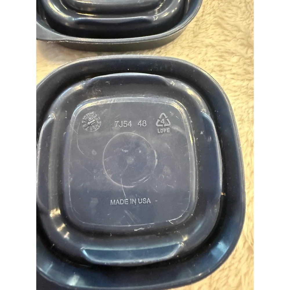 Rubbermaid replacement lids