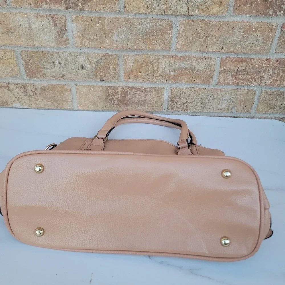 N/A sophisticated tan