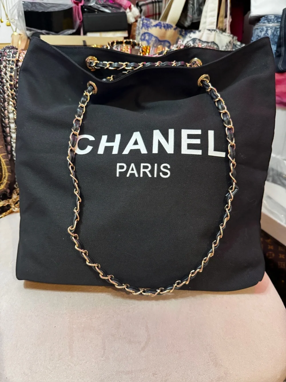 N/A black chanel