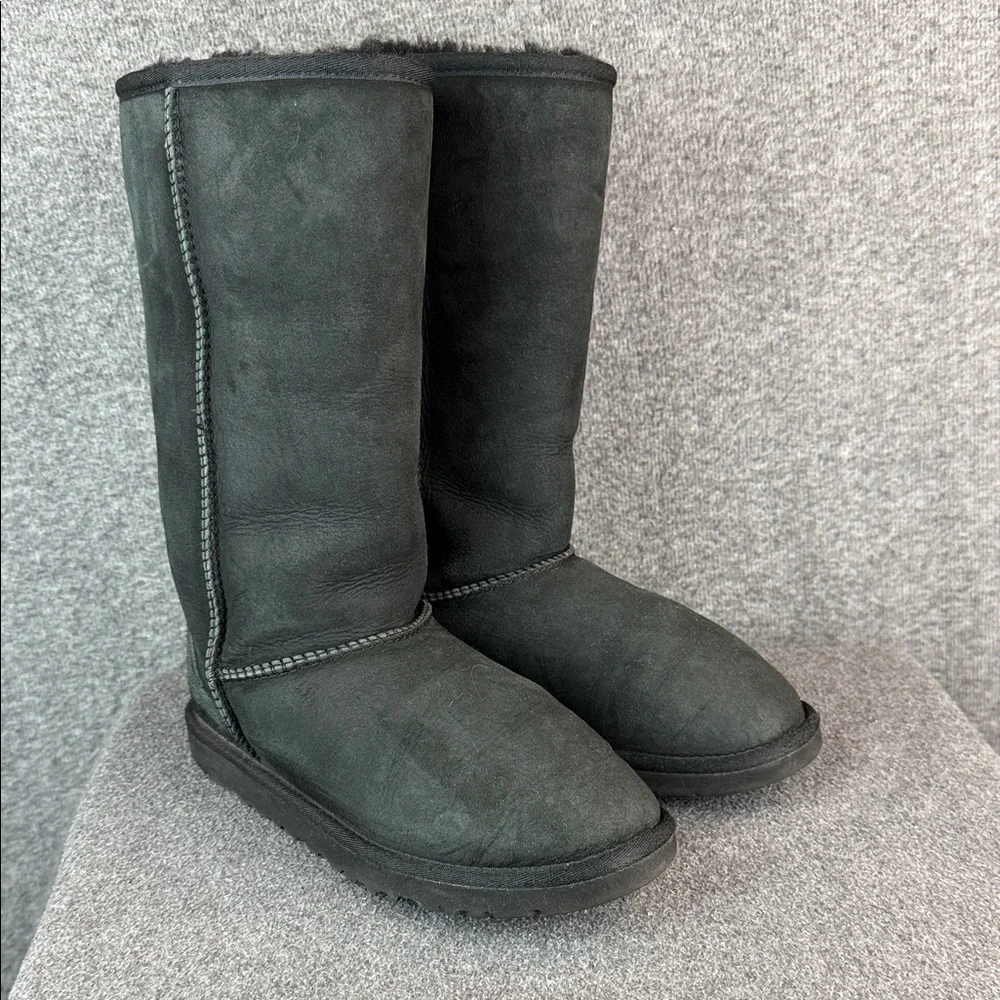 UGG pre owned