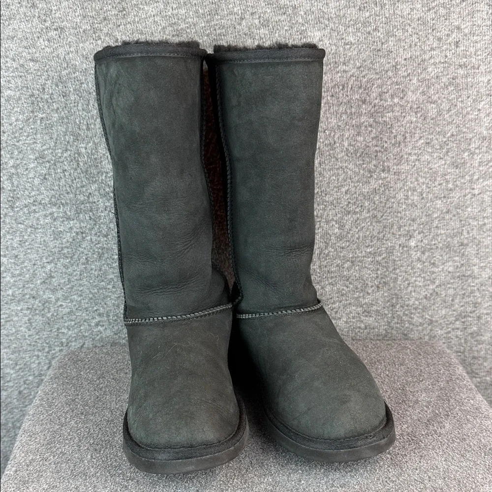 UGG pre owned