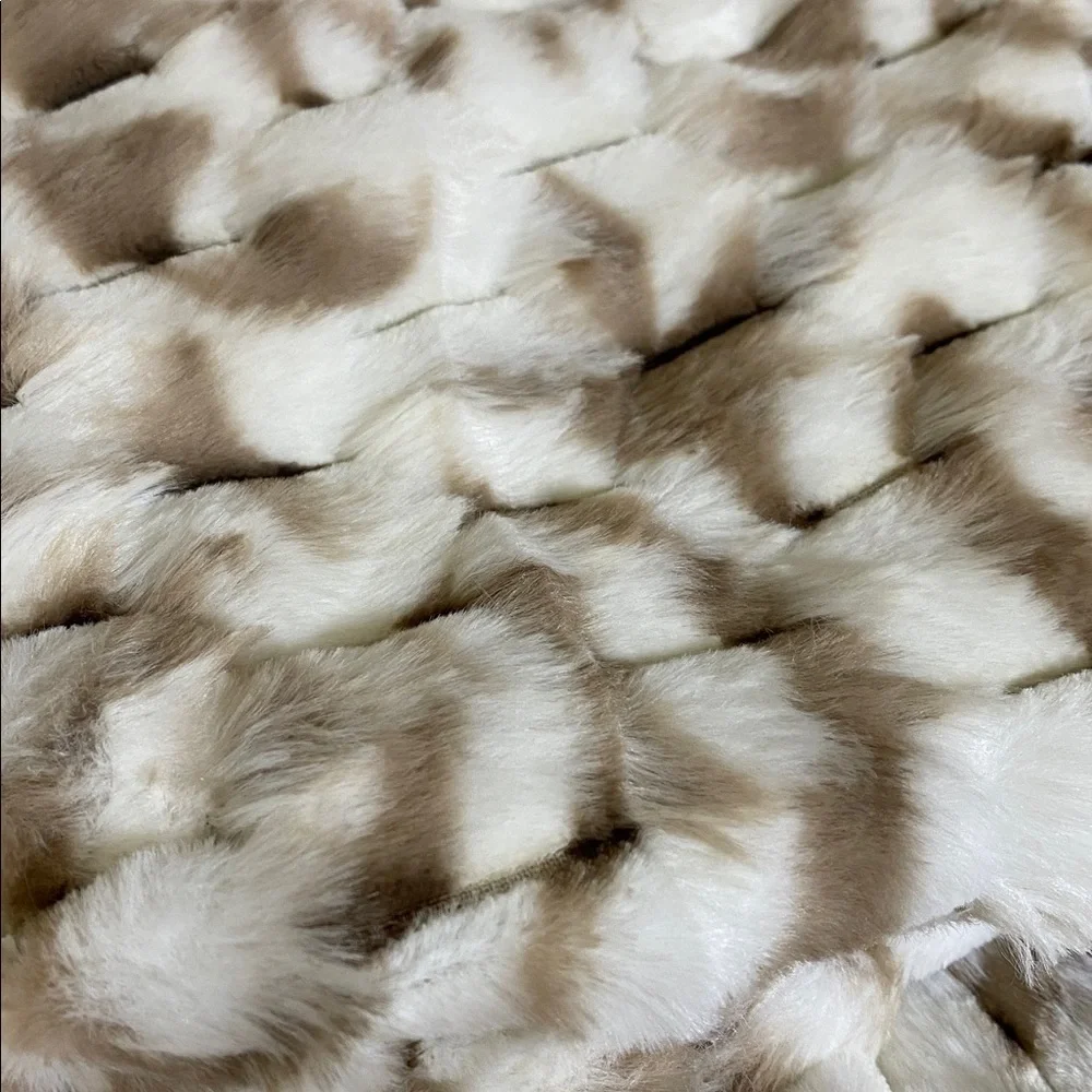 Cozy Beige and White Textured Comforter Set