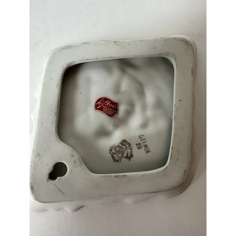 Lefton vintage cracks chips