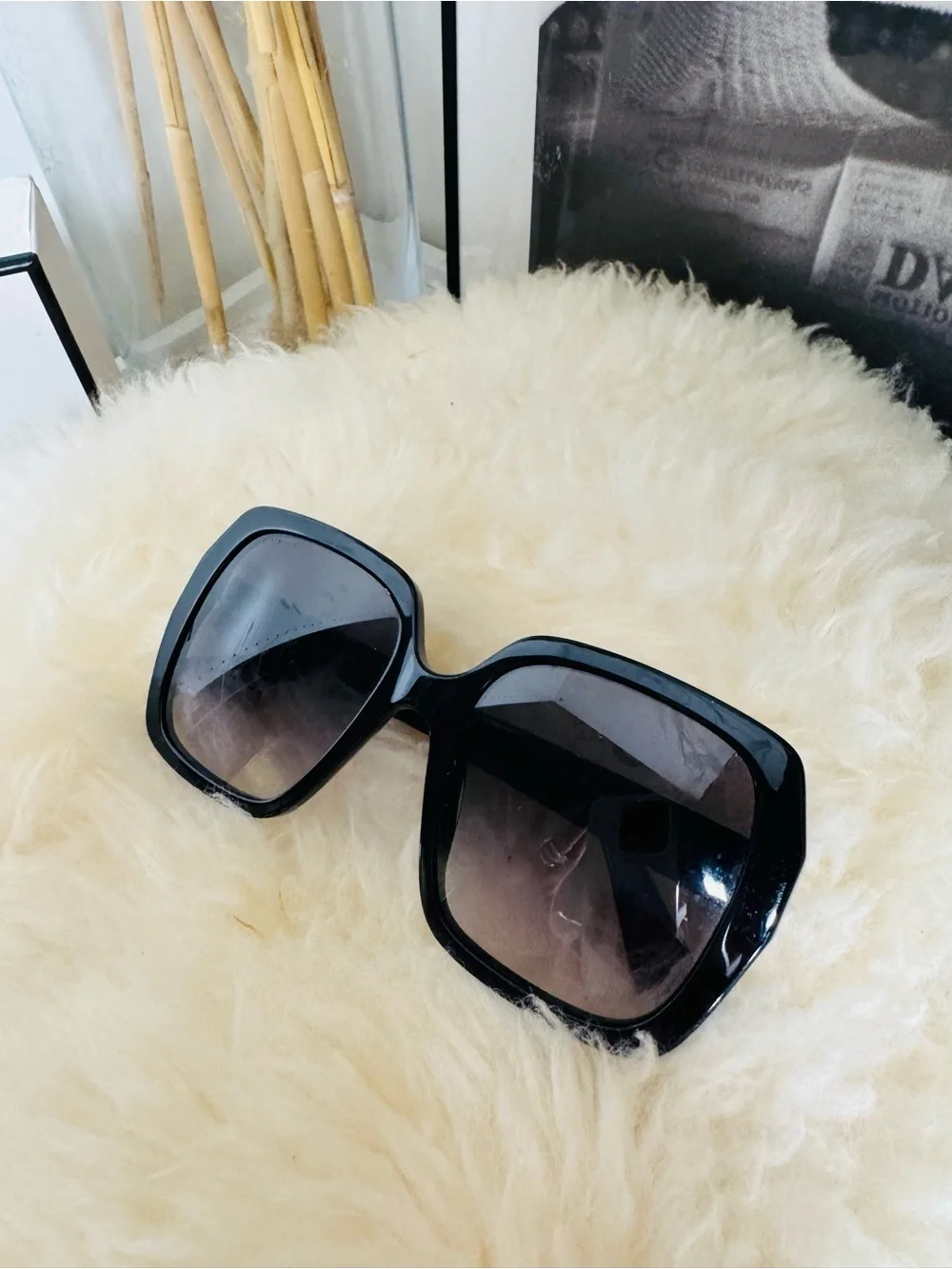 ORIGINAL GUCCi Women’s Black Oversized Sunglasses - Classic Designer Style