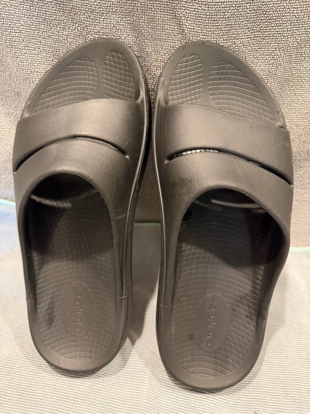 OOFOS cushioned recovery