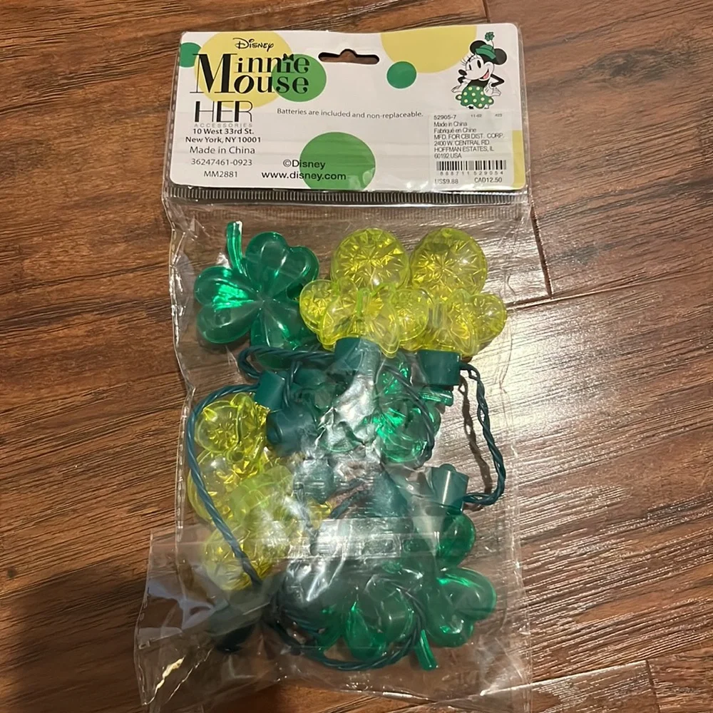NEW Claire’s Disney Minnie Mouse Light Up Necklace