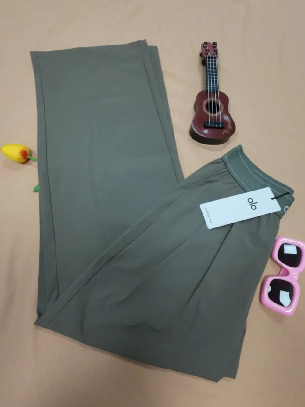Brand New🧖‍♀️ALO Yoga Olive Suit Up Trouser 30