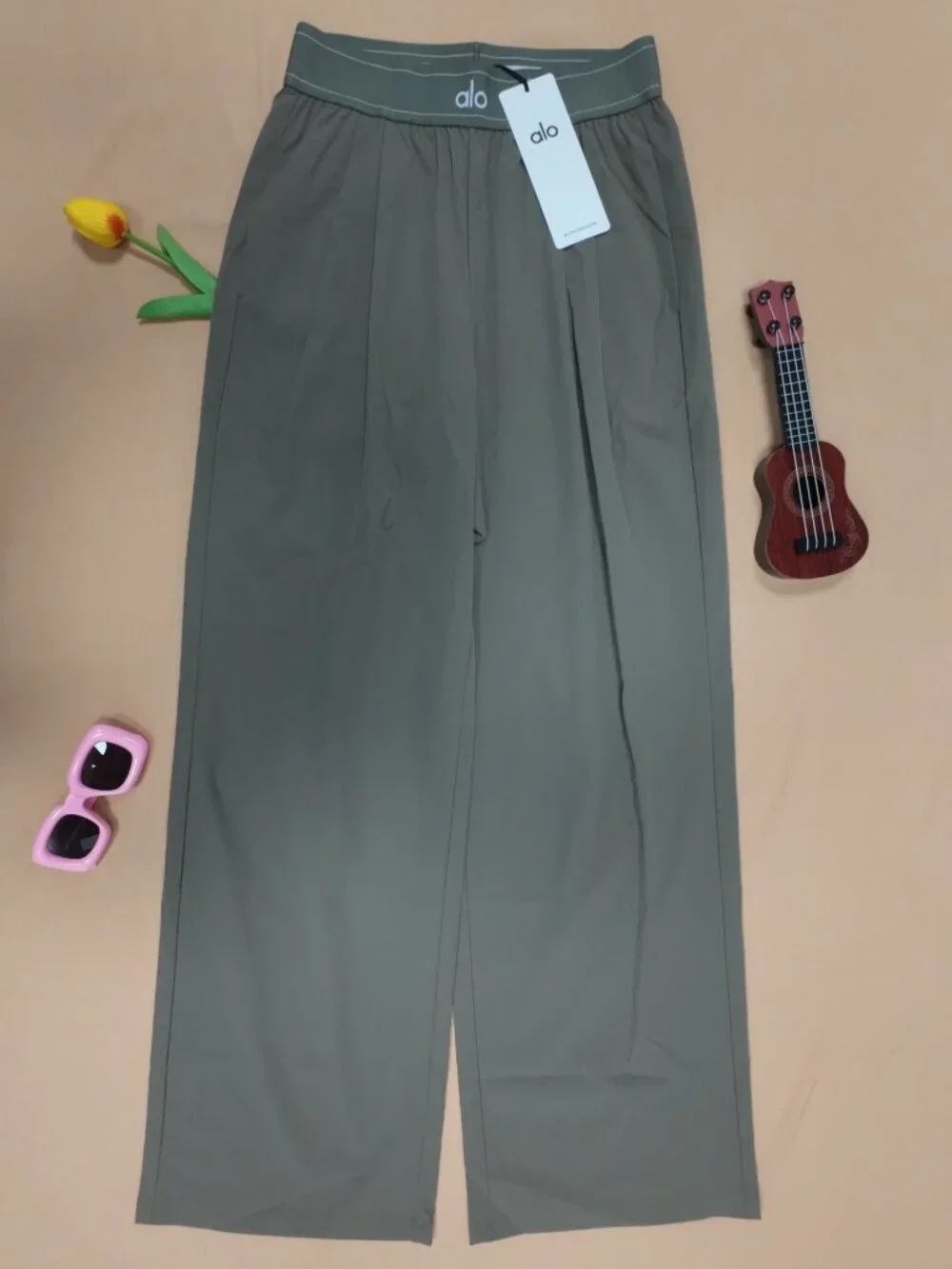 Brand New🧖‍♀️ALO Yoga Olive Suit Up Trouser 30