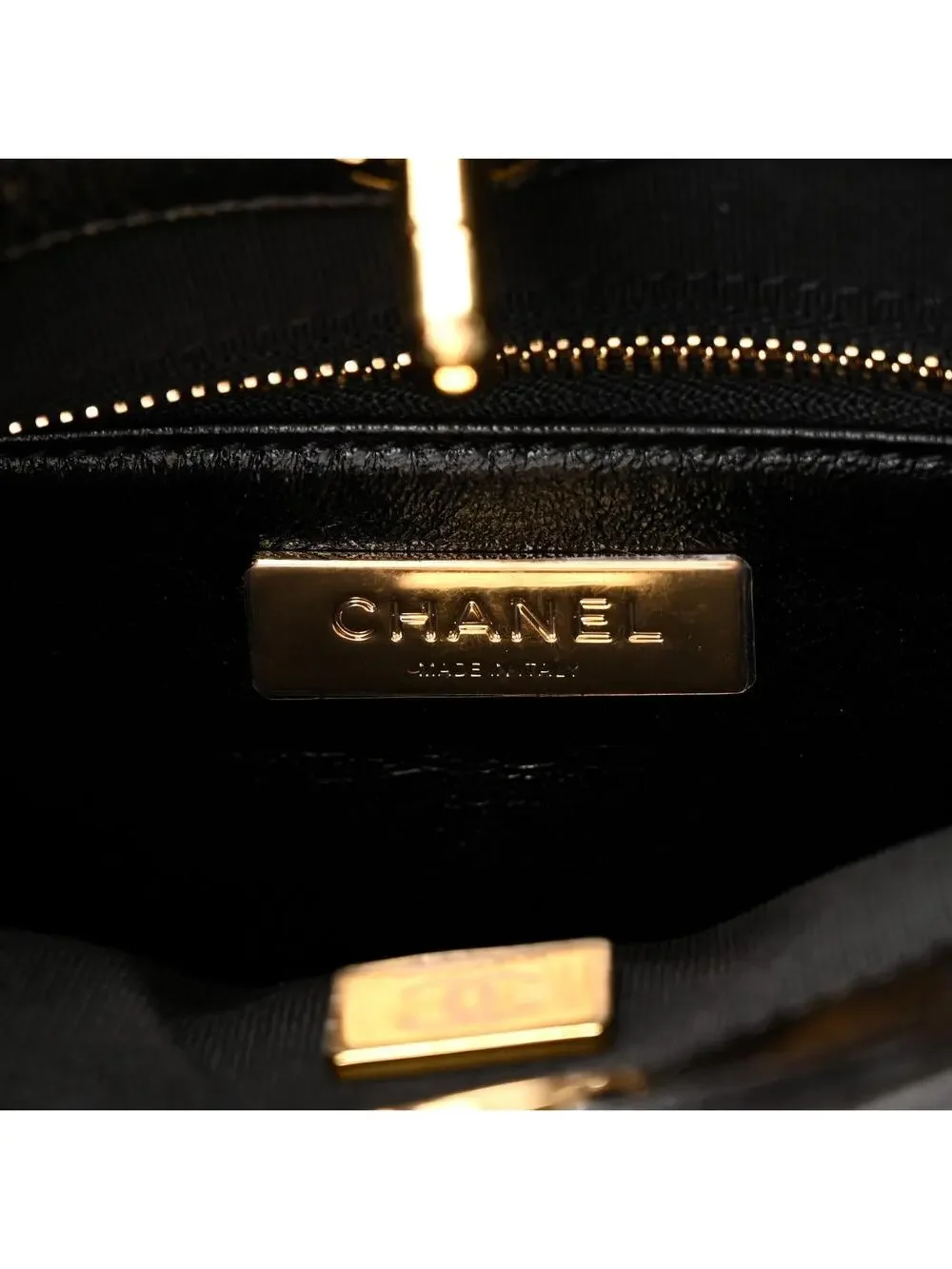 CHANEL discover pure