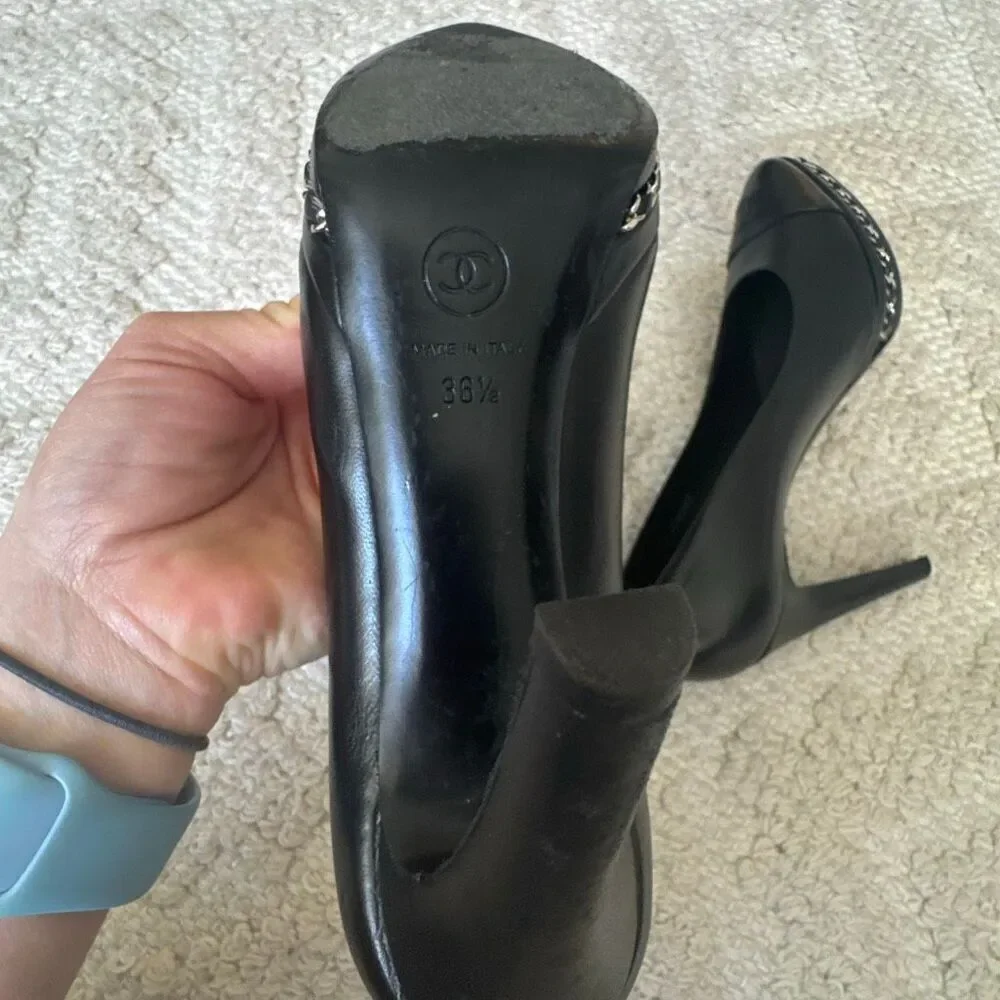 CHANEL stiletto heel