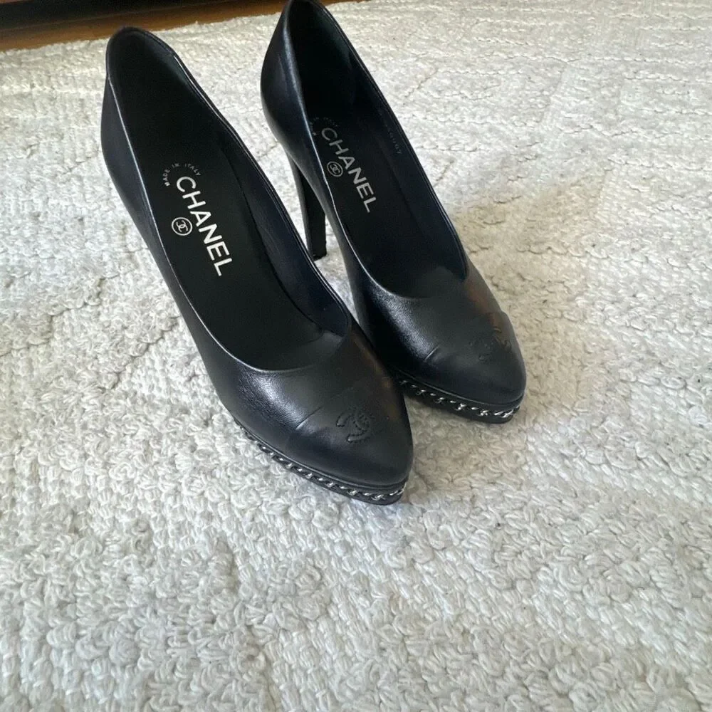 CHANEL lambskin 75 detail