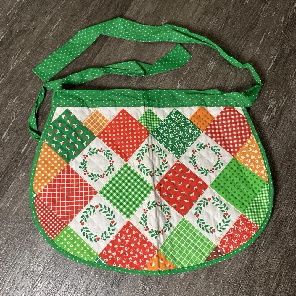 Vintage Kitchen Works Quilted Patchwork Christmas‎ Half Apron w Tie Back