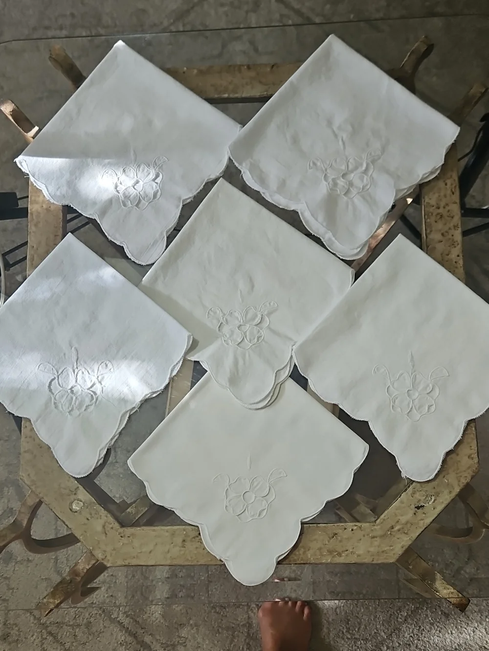 Unmarked elegant white