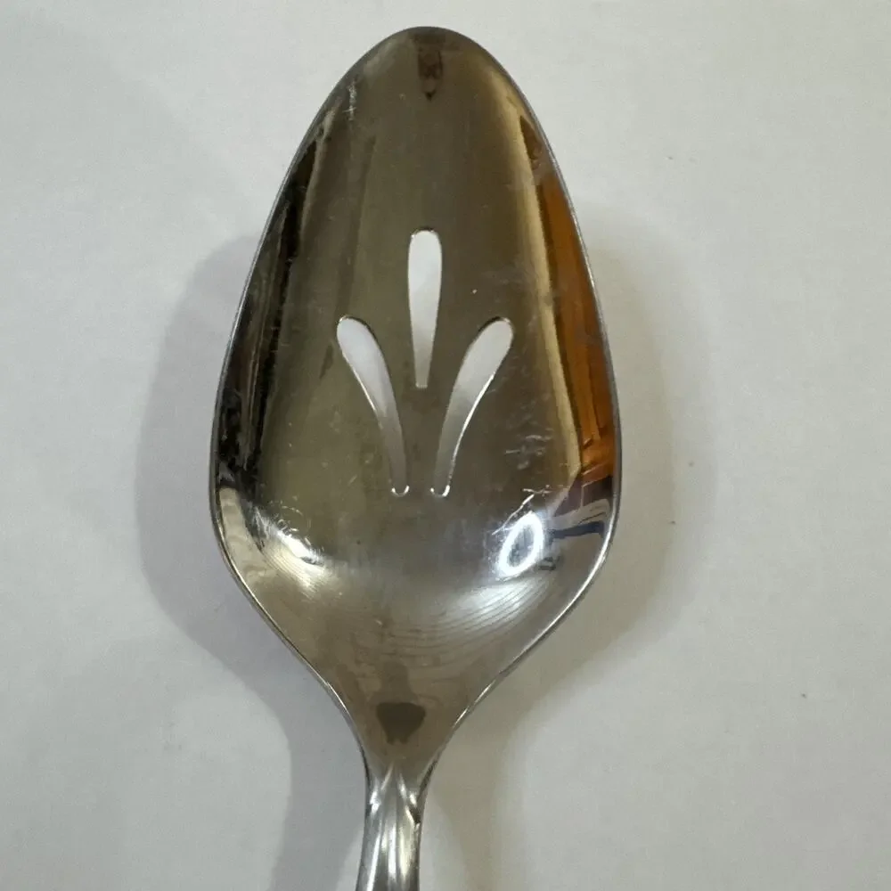International pierced serving