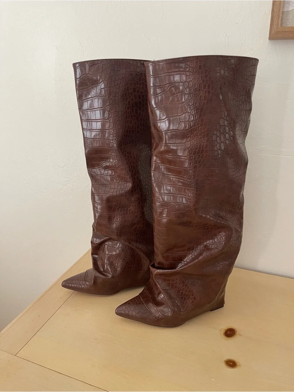 Women's Brown Croc-Embossed Pointed-Toe fold over Knee Boots size 7 fall