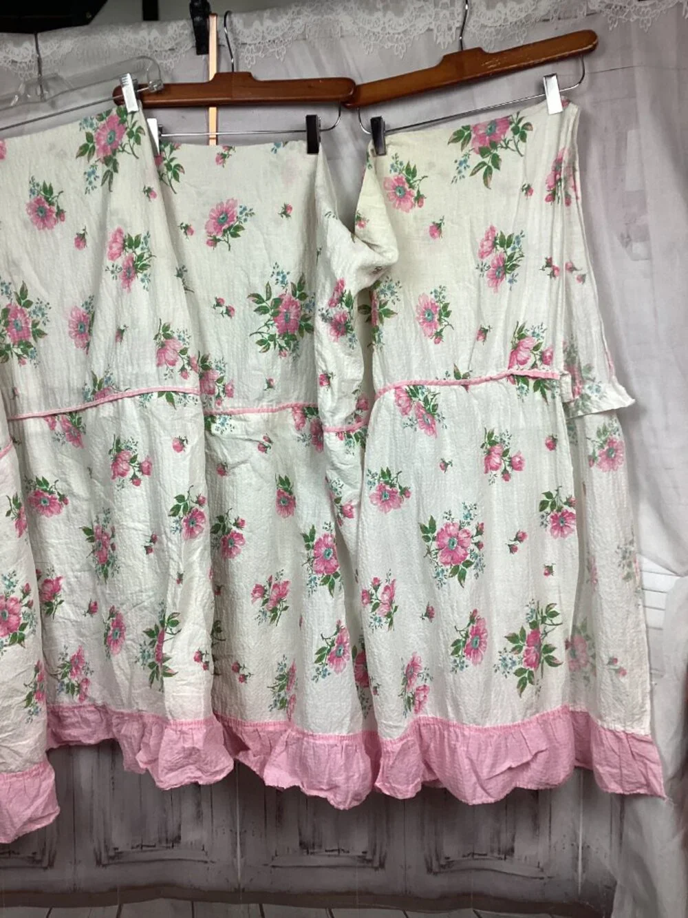 Vintage Floral Pink Ruffled Bedspread Coverlet Twin