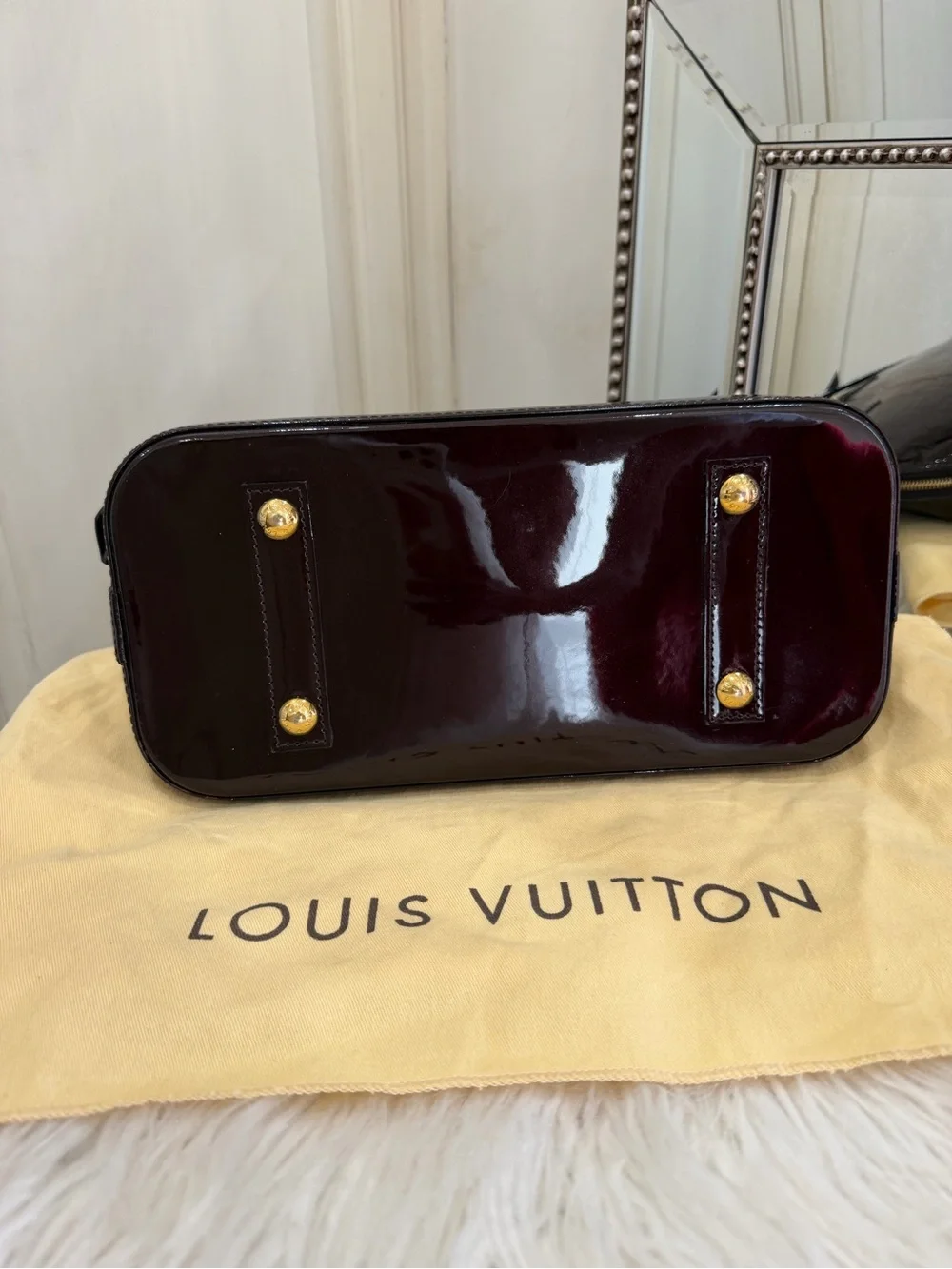 Louis Vuitton measurements color
