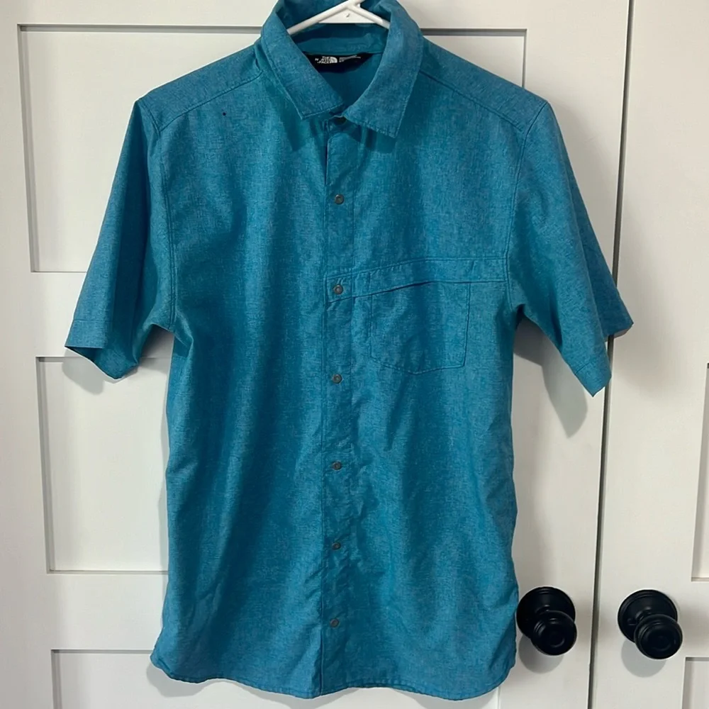 North Face Men’s Button Down Shirt Small