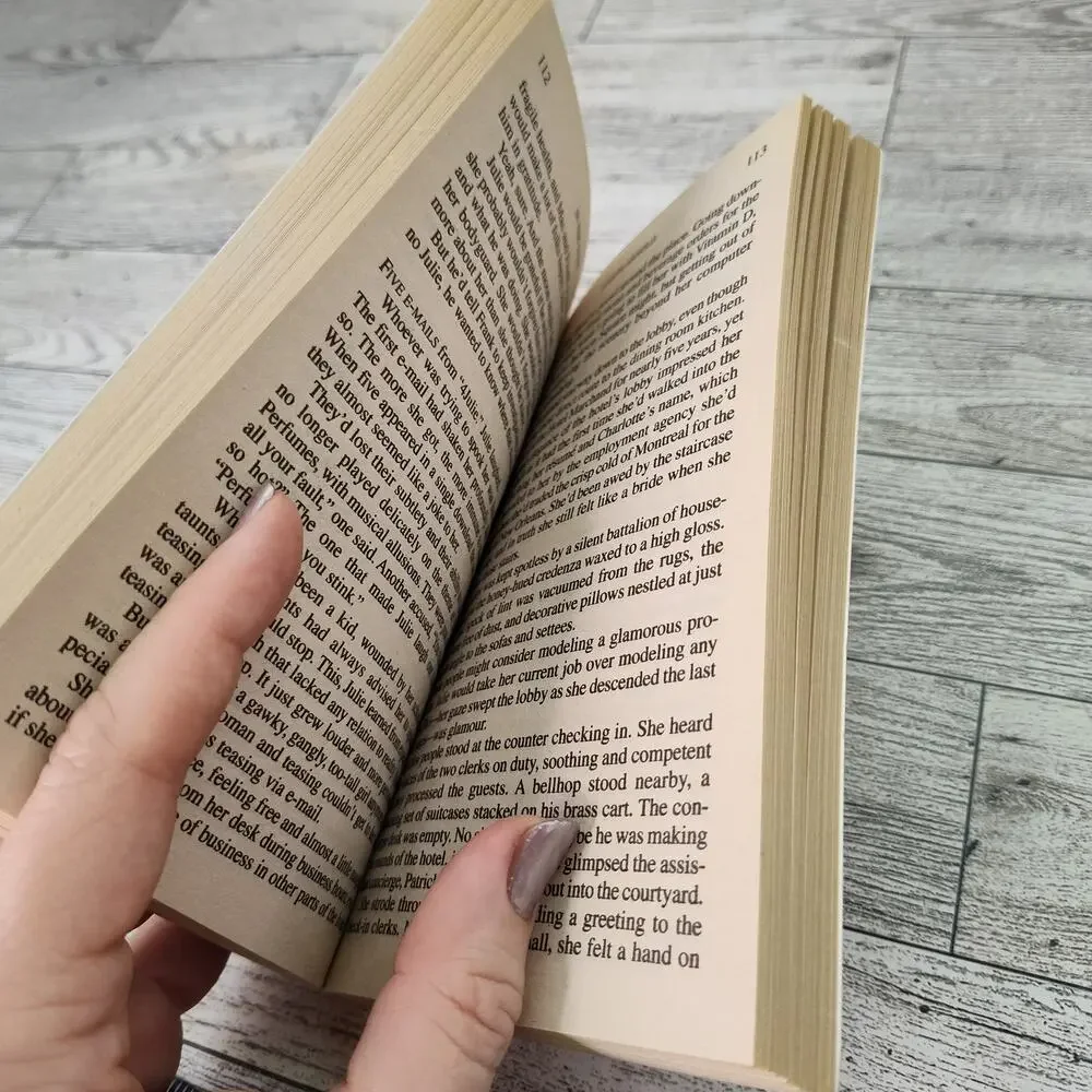 Book dark hotel