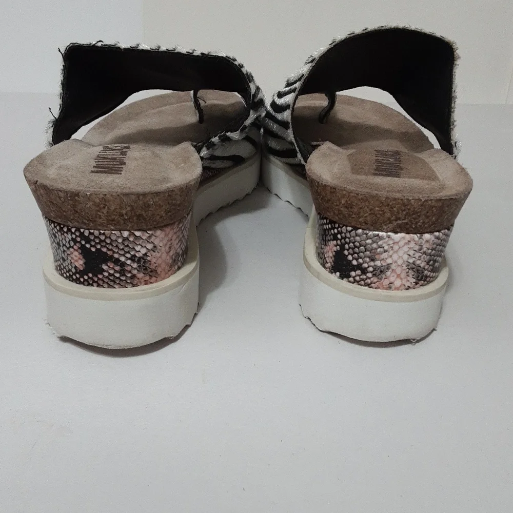 Muk Luks good preowned