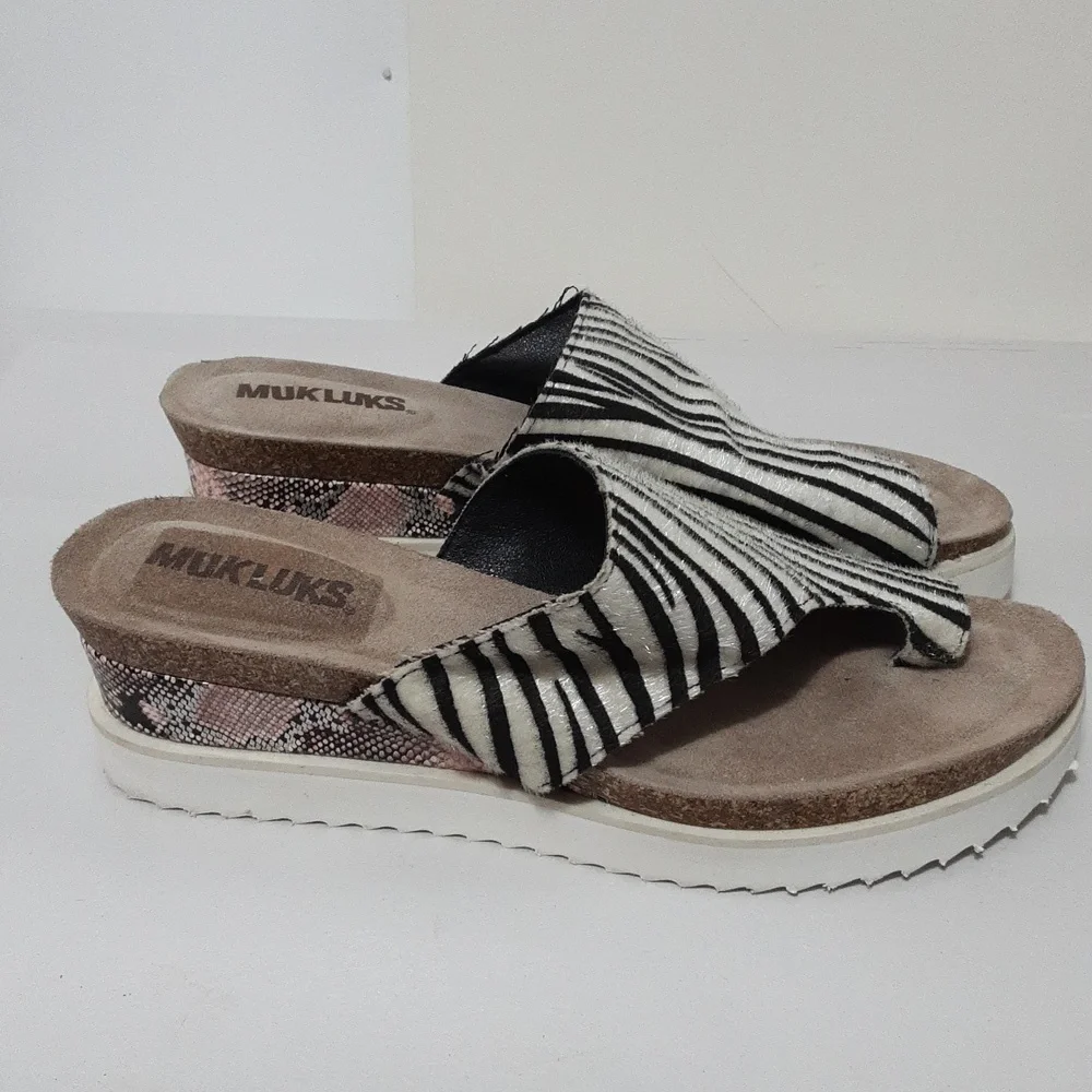 Muk Luks good preowned