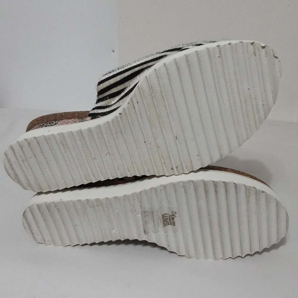 Muk Luks good preowned