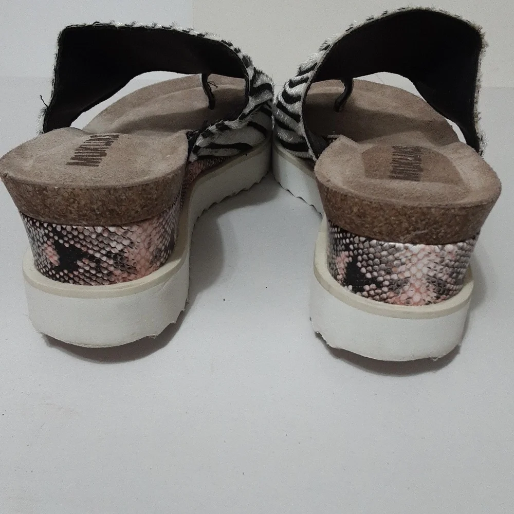Muk Luks good preowned