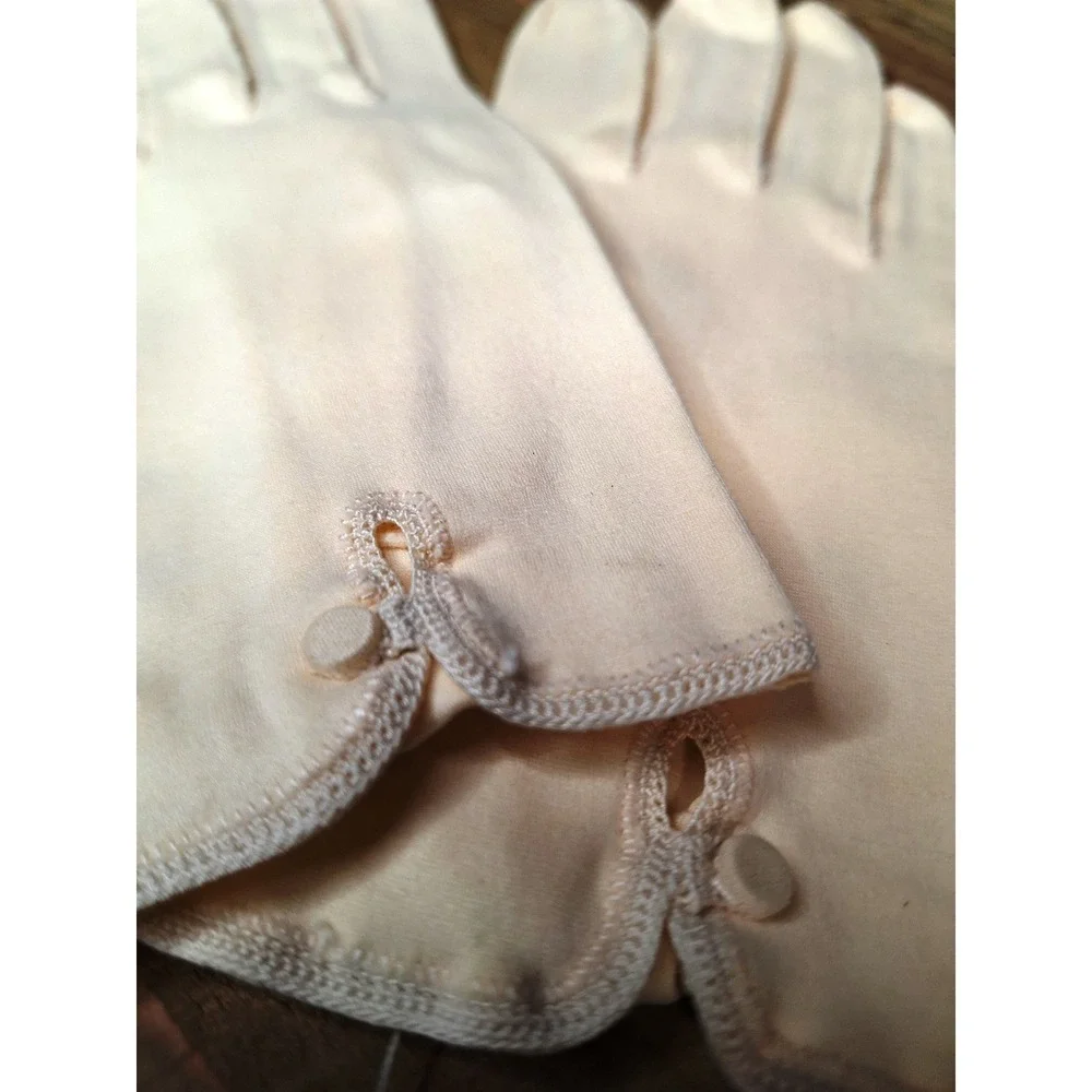 Unbranded vintage cream