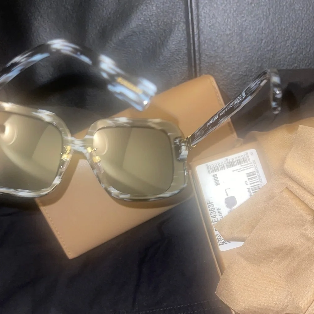 Burberry Penelope BE4363F 397887 Sunglasses Women's White/BlK/DRK Grey 55mm NEW