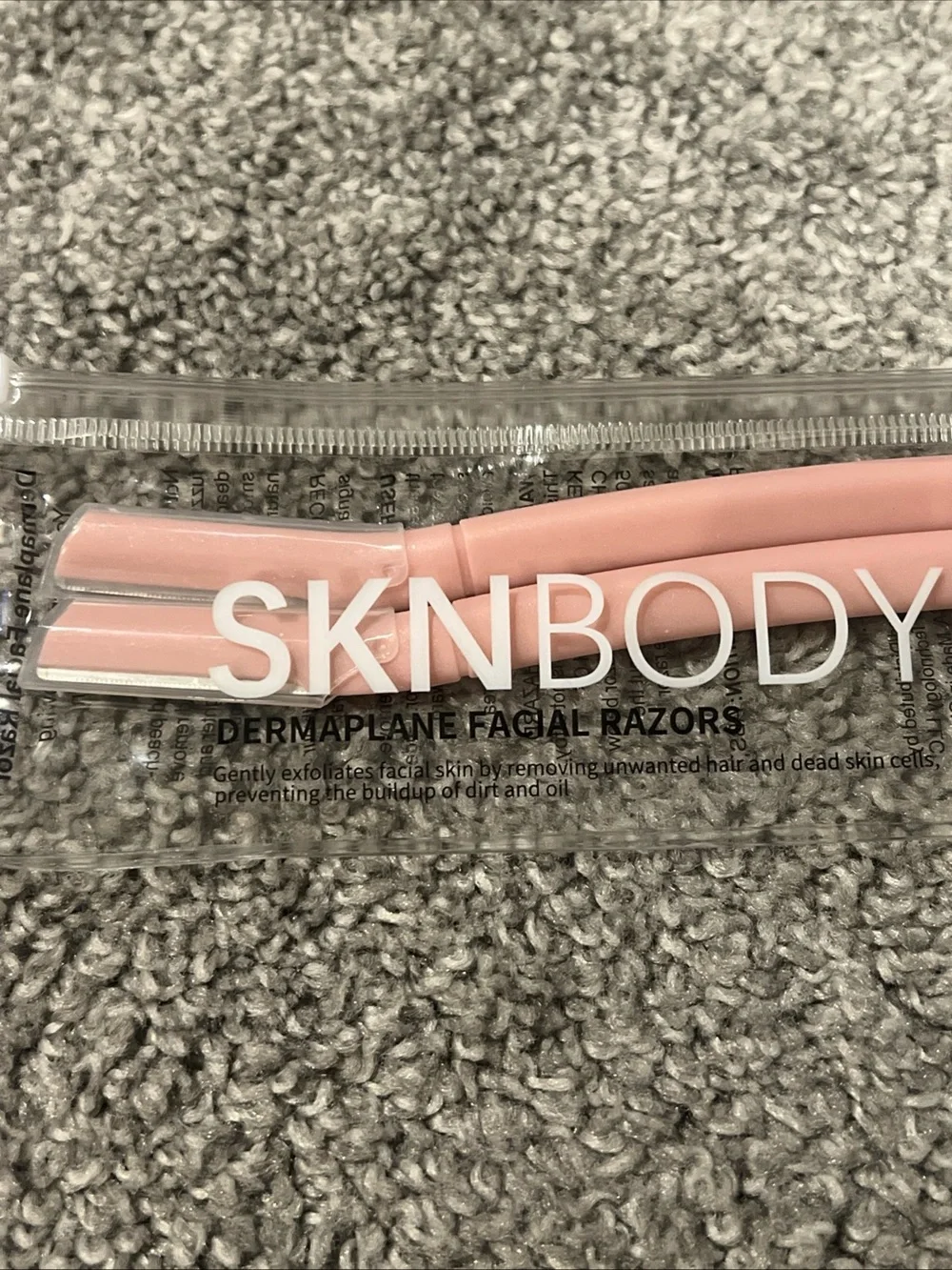 SKN Body pink hair
