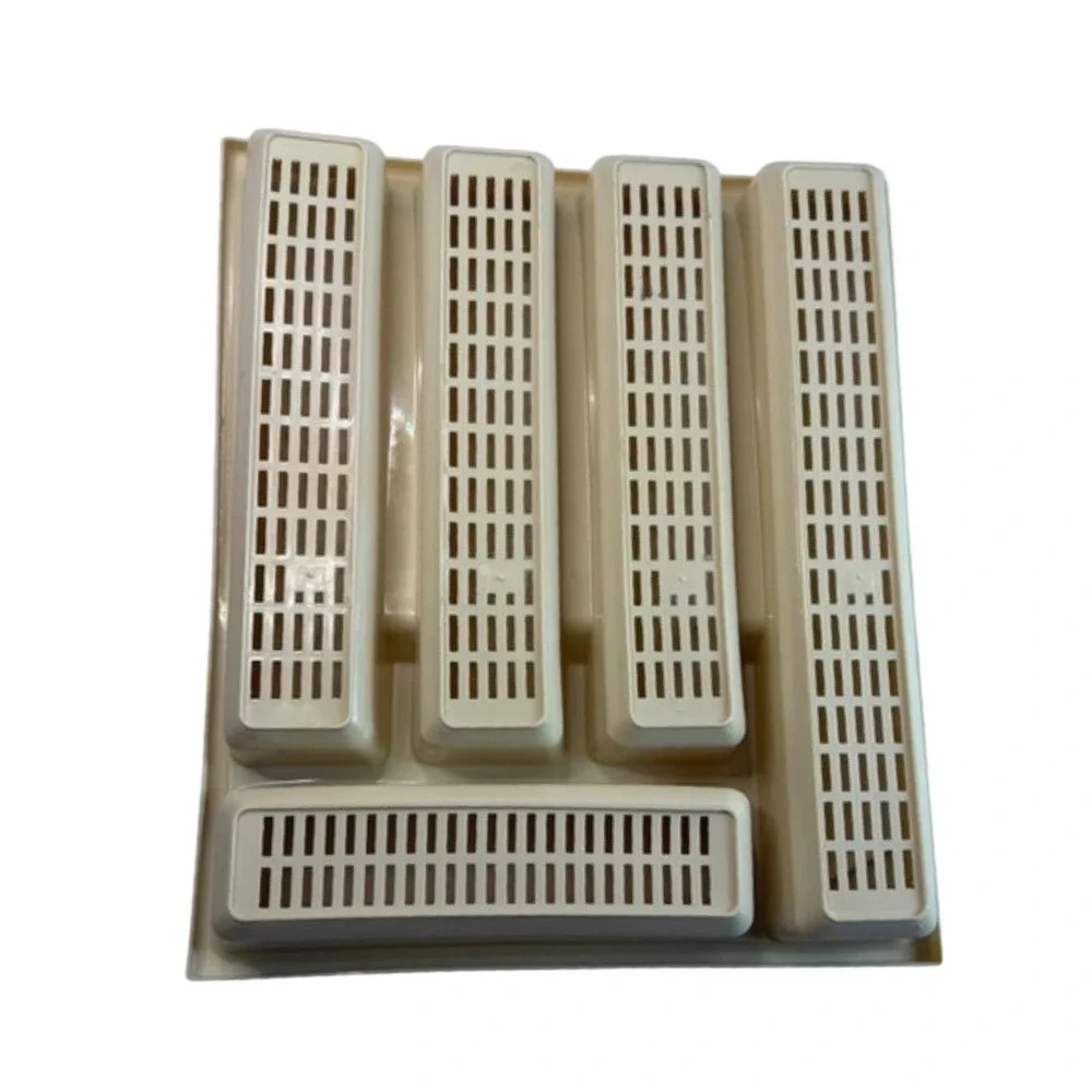 N/A vintage plastic