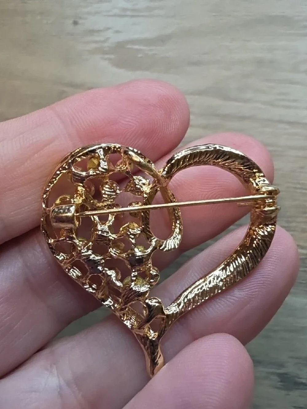 N/A elegant gold