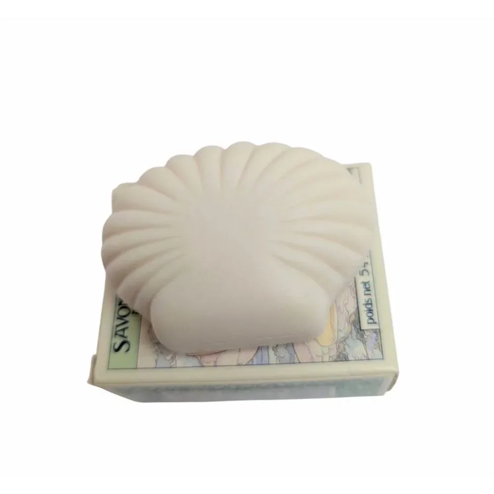 Crabtree & Evelyn Vintage 1978 Seashell Soap With Jojoba Oil 1.9 oz.