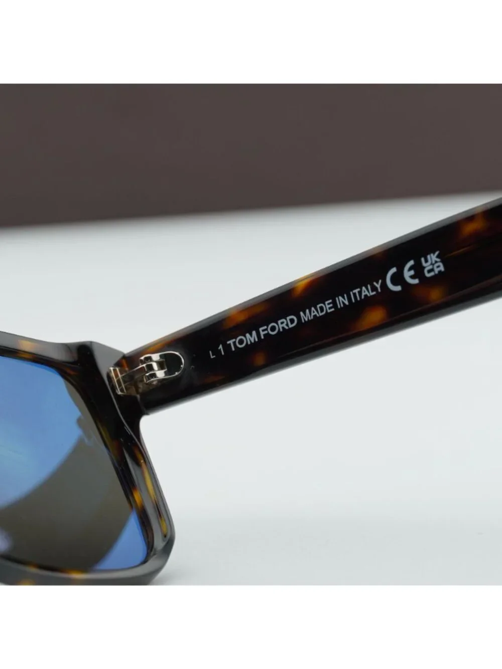 Tom Ford model ft0999