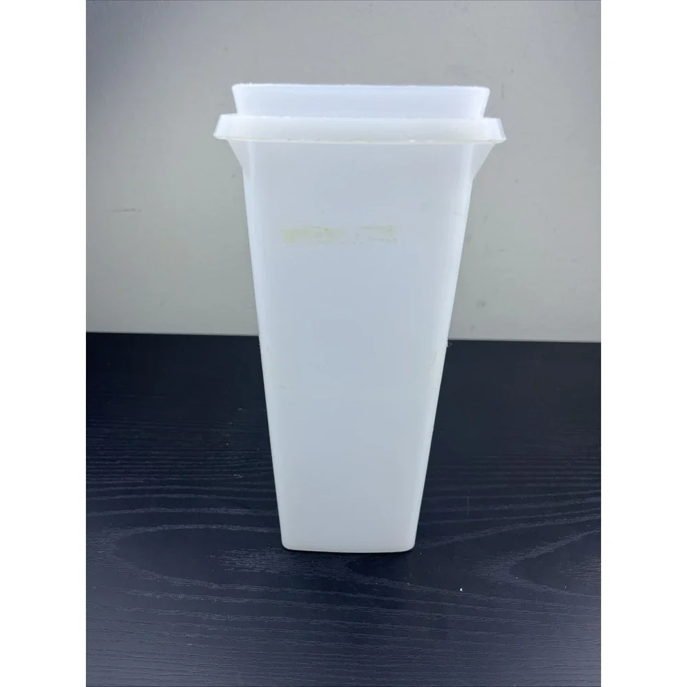 Tupperware snacks goods