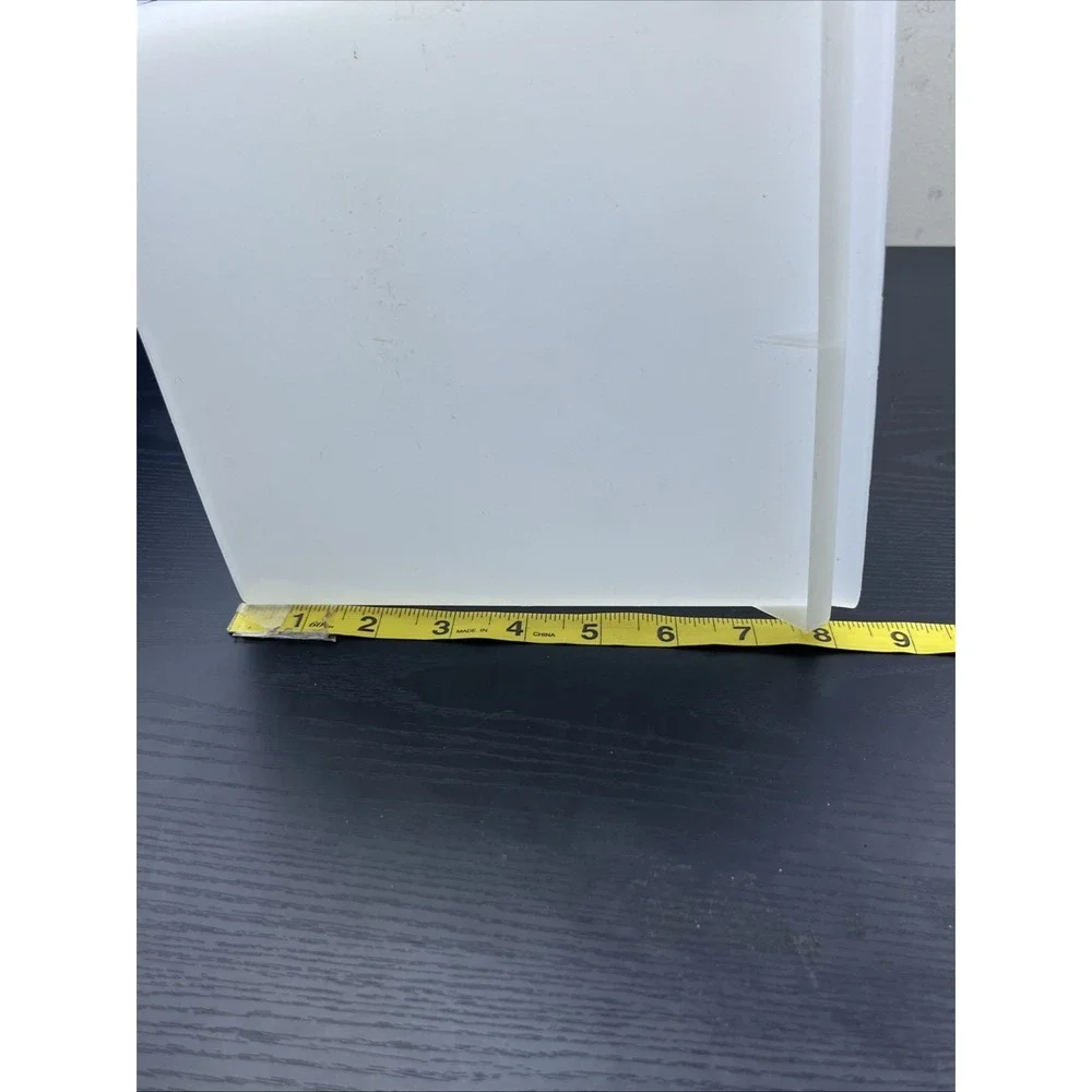 Tupperware container this goods